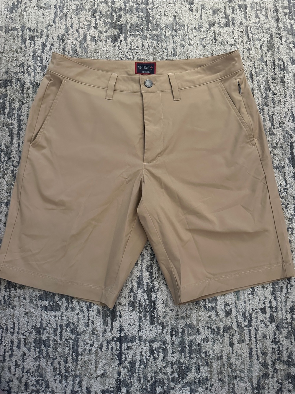 UNTUCKit Men's Tan Flat-Front Stretch Shorts